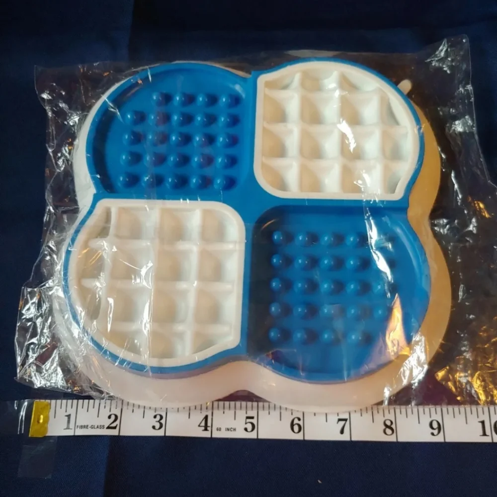 Dog Slow Feed Bowl, Medium Size, NEW, Blue and White, Pet Slow Eating Training